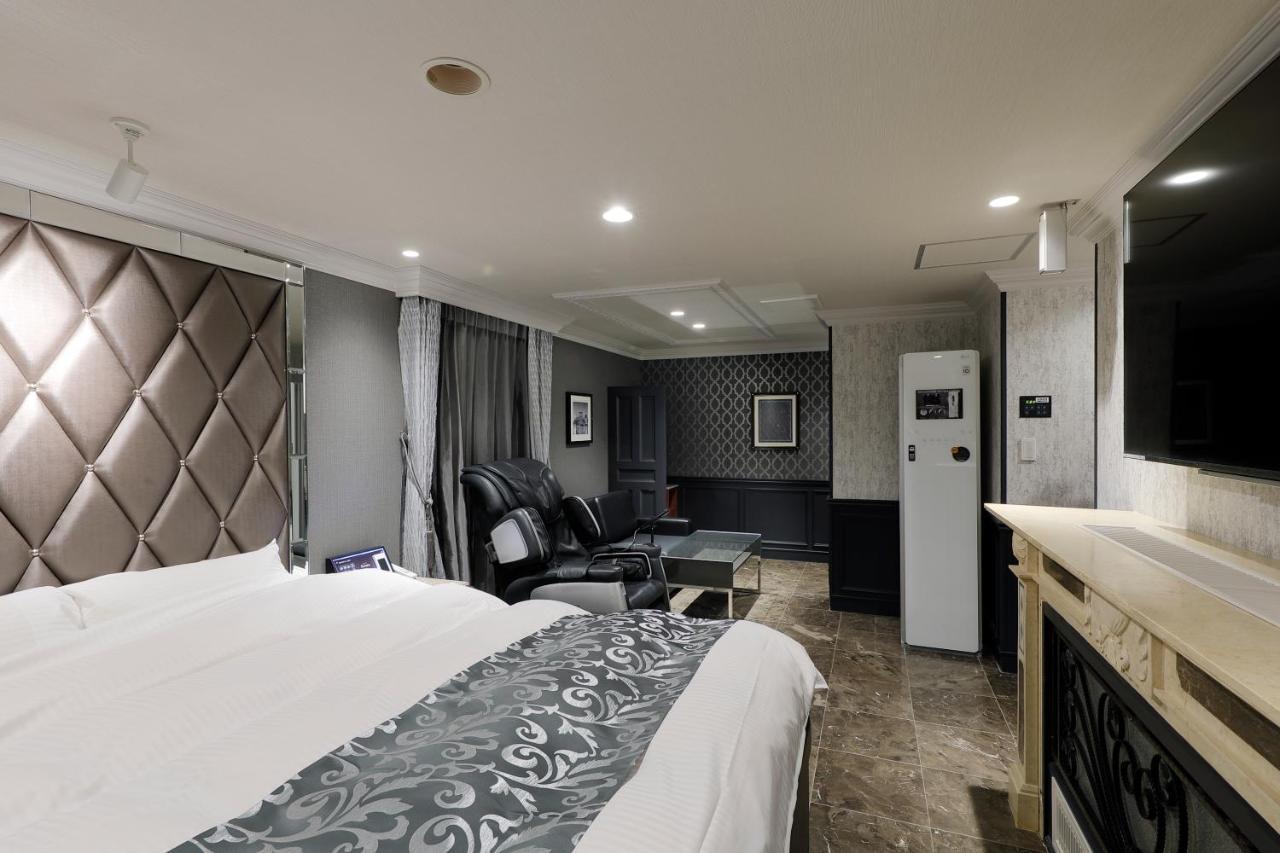 ホテルバースデーきよす店 Hotel Birthday Kiyosu Esterno foto